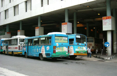 Busstation onder de Komtar